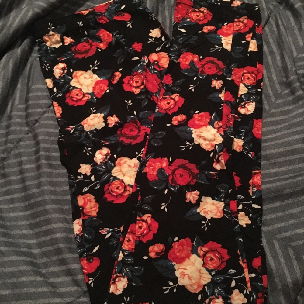 Black Leggings With Red Floral